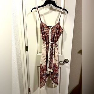 Very cute dress, in great condition! Size Medium